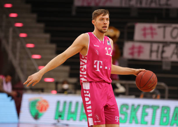 球员锦标赛：威尔逊连胜三局血洗艾伦进八强，世.