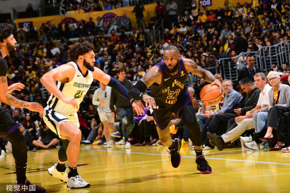 足球译站 ｜ 以前的皇马1年1巨星，现在的皇马1年1免签