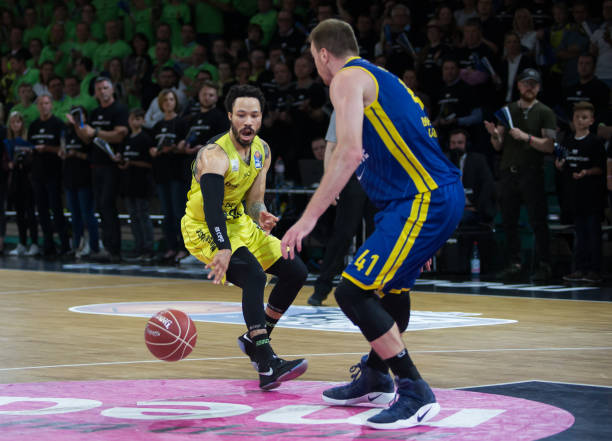 转会市场上 转会市场上