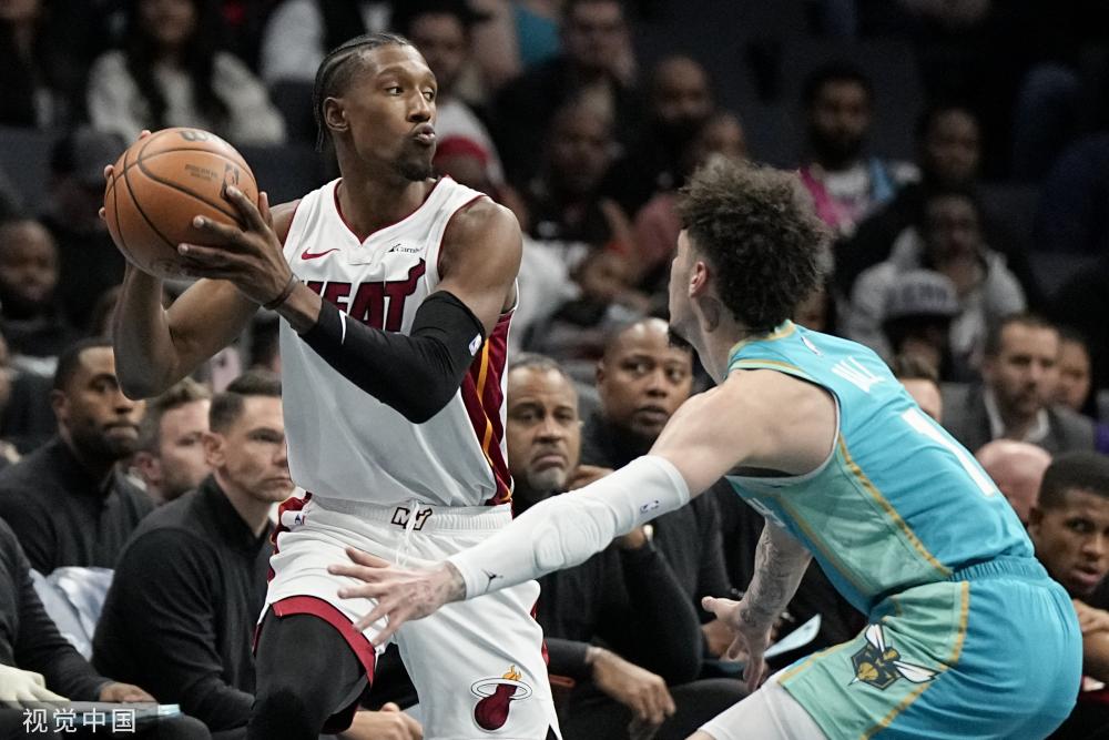 辛纳再次向 辛纳再次向